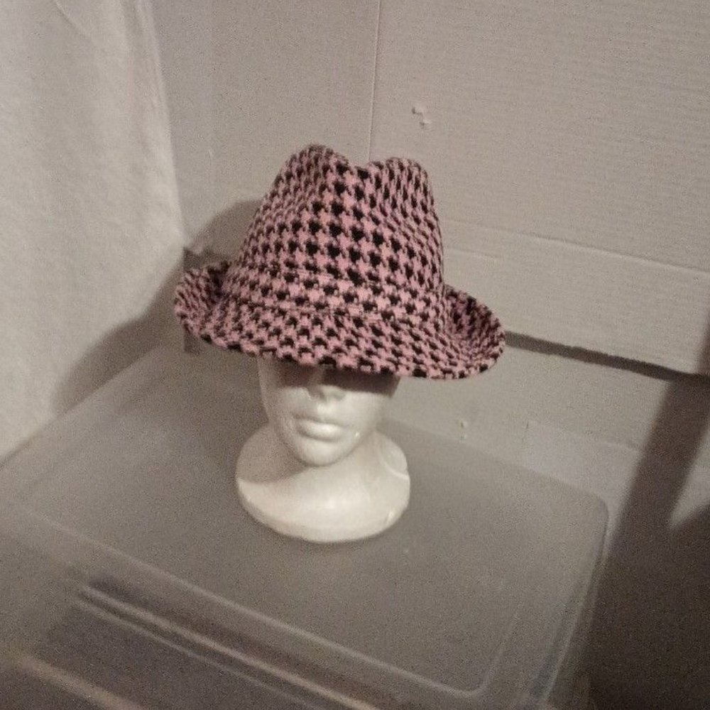 HAT - Pink and Black Hat and AND CAP AND OVER THE SHOULD BAG